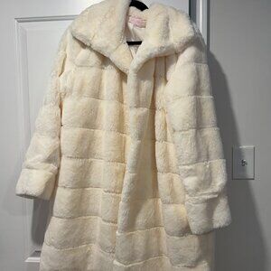 Cream Colored Faux Ivory Coat - Size XL